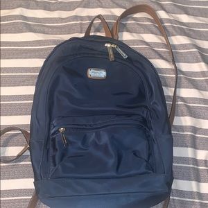 NAVY BLUE MICHAEL KORS BACKPACK